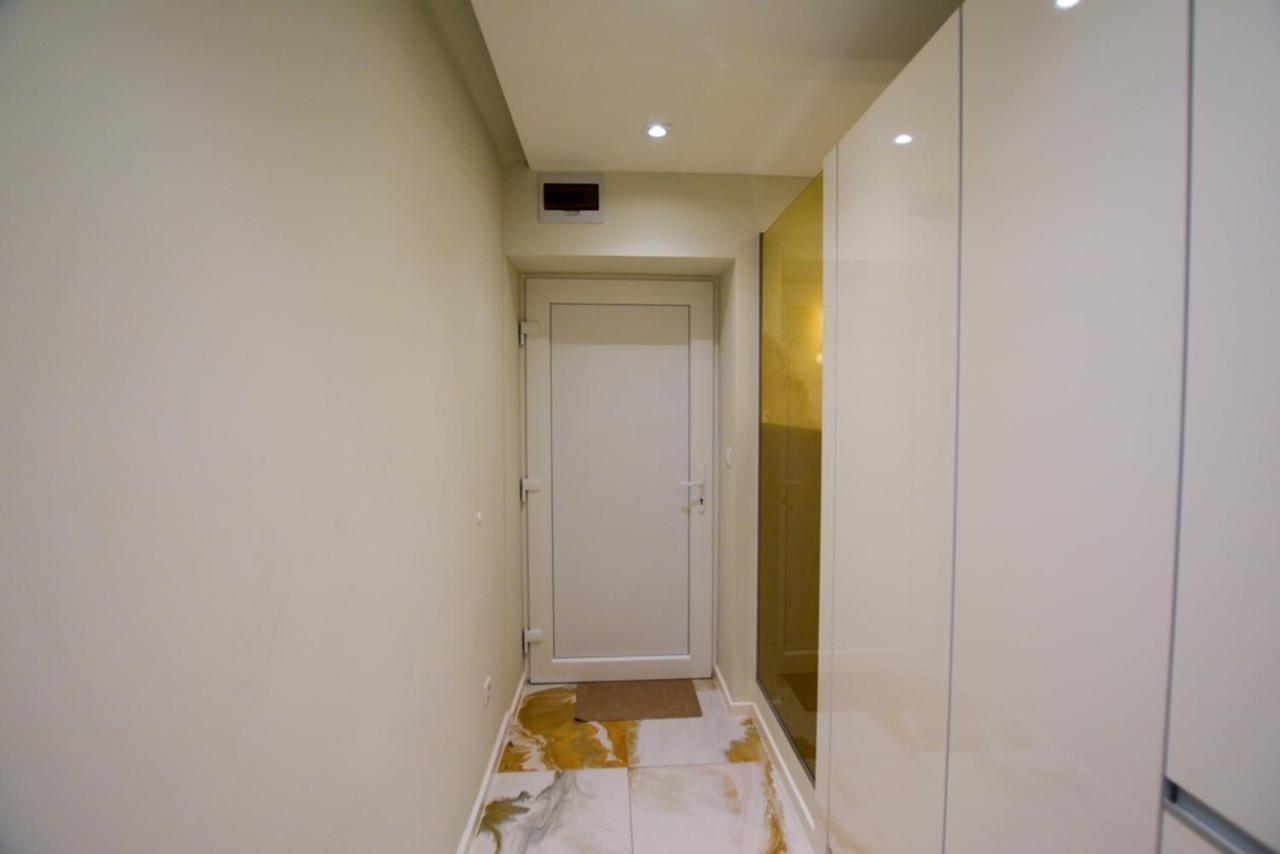 Lion'S Den Deluxe Studio Apartment Budapest Bagian luar foto
