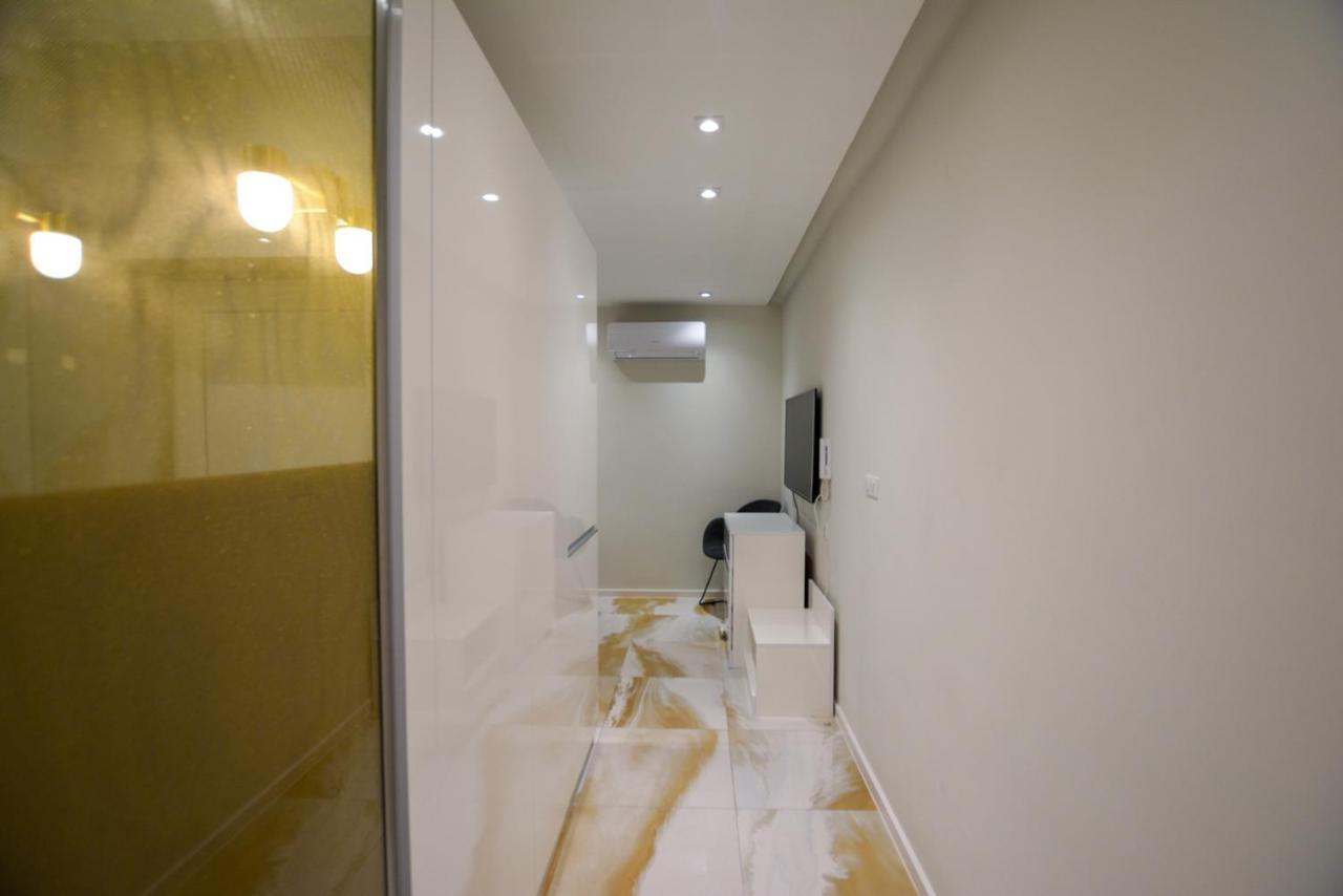 Lion'S Den Deluxe Studio Apartment Budapest Bagian luar foto