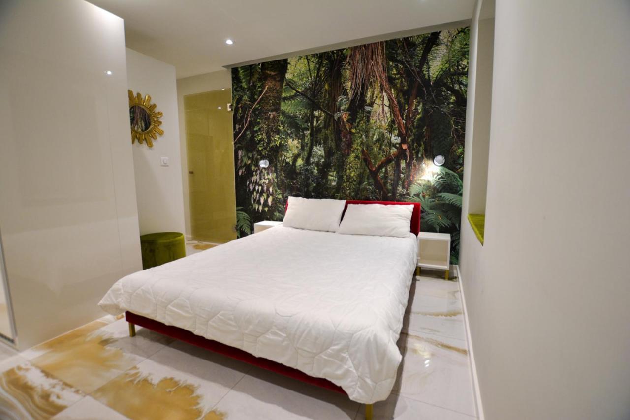 Lion'S Den Deluxe Studio Apartment Budapest Bagian luar foto