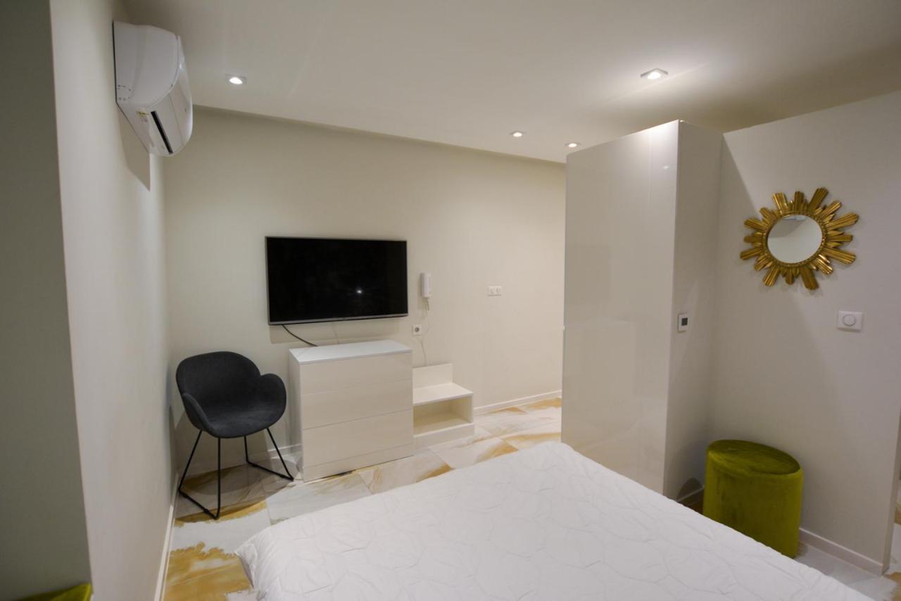 Lion'S Den Deluxe Studio Apartment Budapest Bagian luar foto